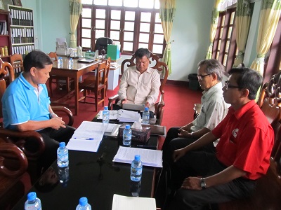 Đại diện lãnh đạo Hội hữu nghị Việt-Lào, Lào-Việt hai tỉnh trao đổi thông tin, kinh nghiệm về hoạt động hữu nghị nhân dân.